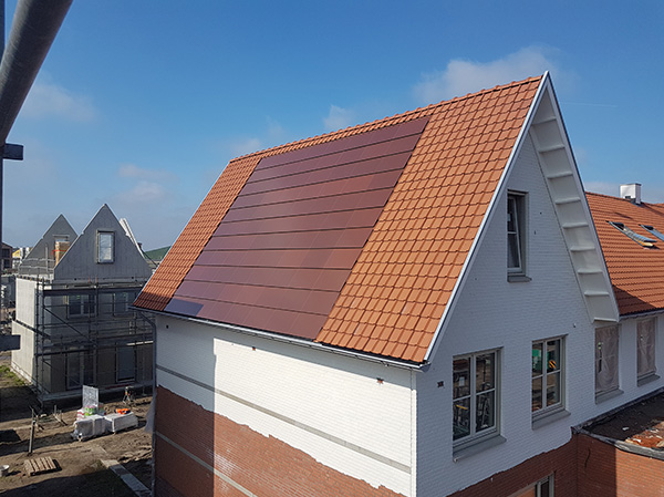 terracotta glasglas zonnepanelen besparen energie lange garantie indak zonnepanelen innovatie zonnepanelen brandveilig hagelbestendig cradle to cradle BIPV